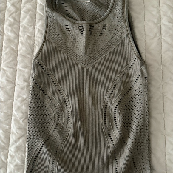 ALO Tank - Picture 1 of 3